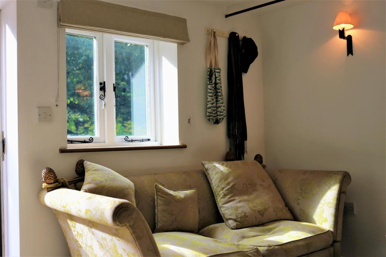 Baptist Cottage Cheverell ภายนอก รูปภาพ